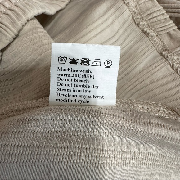 Women’s Beige Textured Short Sleeve Career Top - Picture 7 of 7